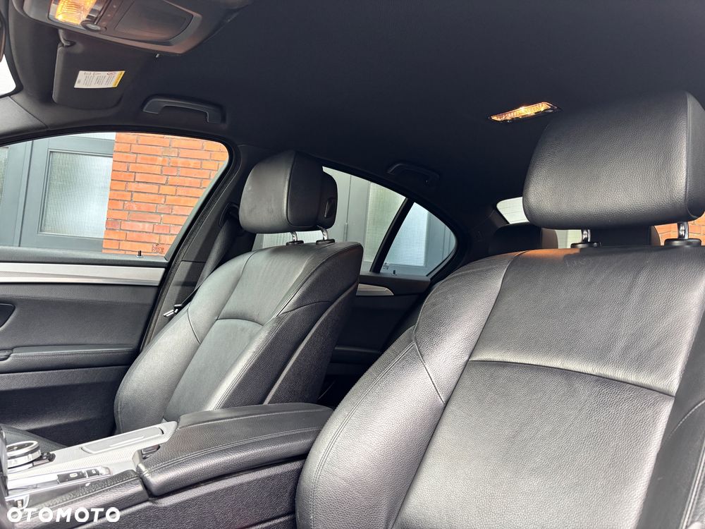 BMW Seria 5 520d Sport-Aut - 21