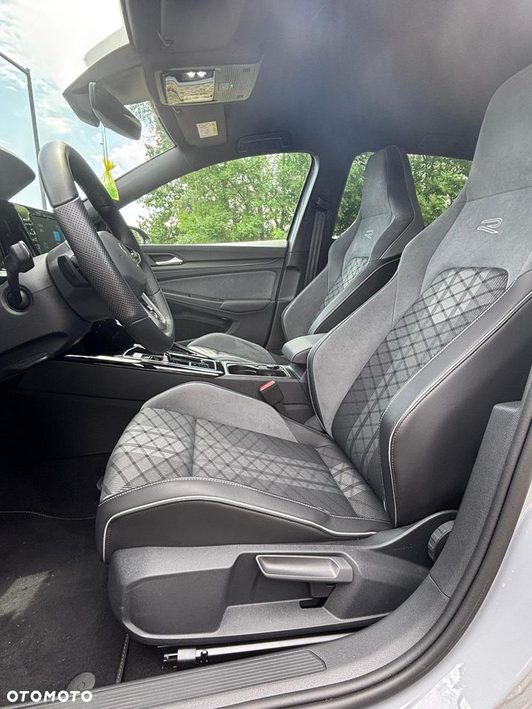 Volkswagen Golf 1.5 eTSI mHEV R-Line DSG - 23