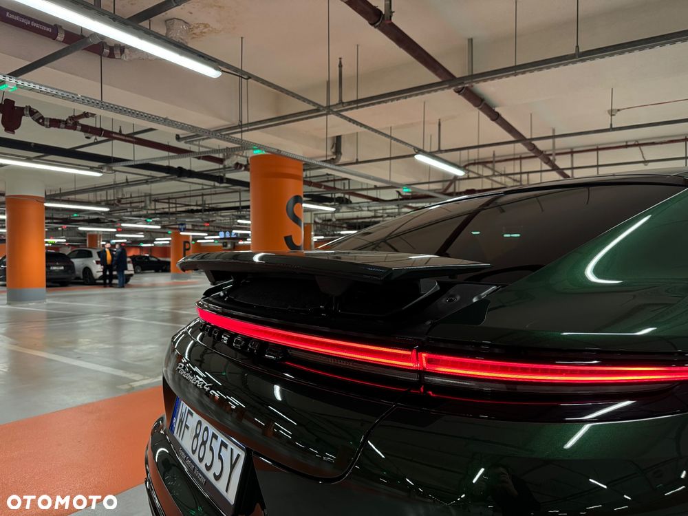 Porsche Panamera 4 E-Hybrid - 30