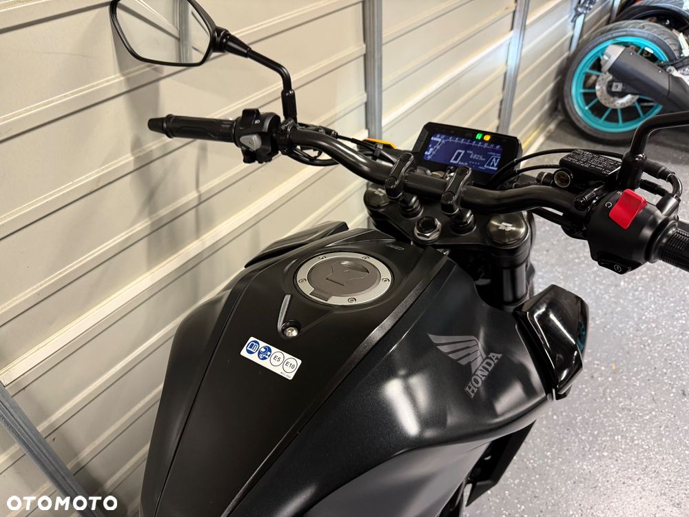 Honda CB - 8