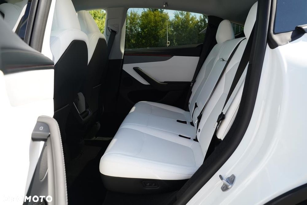 Tesla Model Y 79kWh Long Range RWD - 13