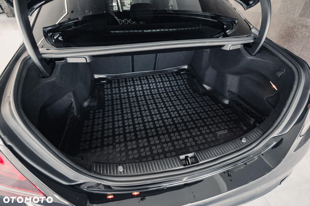 Mercedes-Benz Klasa C 43 AMG 4MATIC - 38
