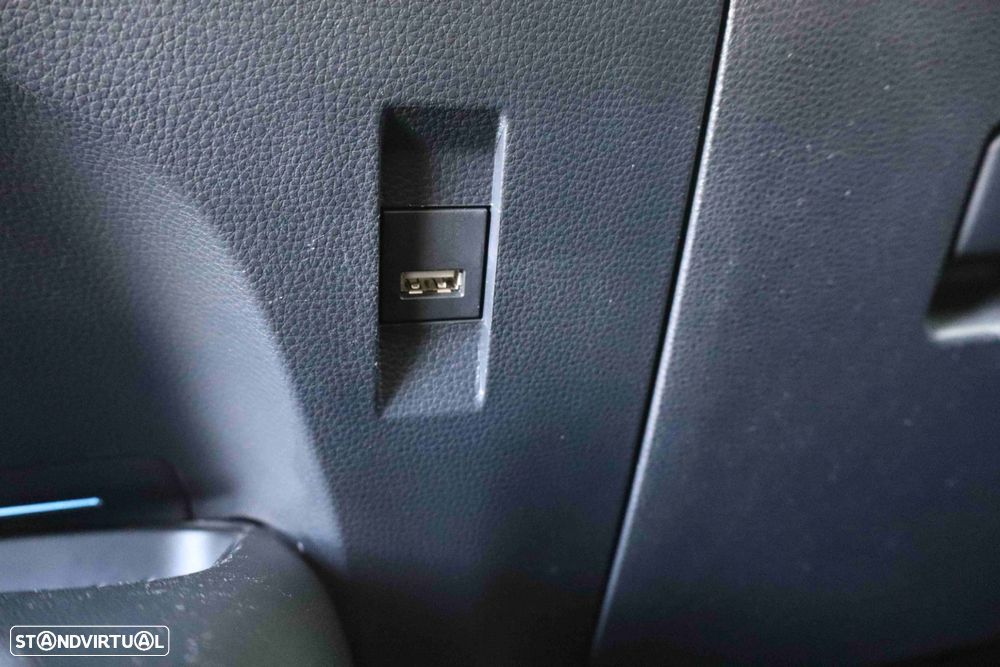 Toyota Corolla Touring Sports 1.8 Hybrid Comfort+P.Sport - 32