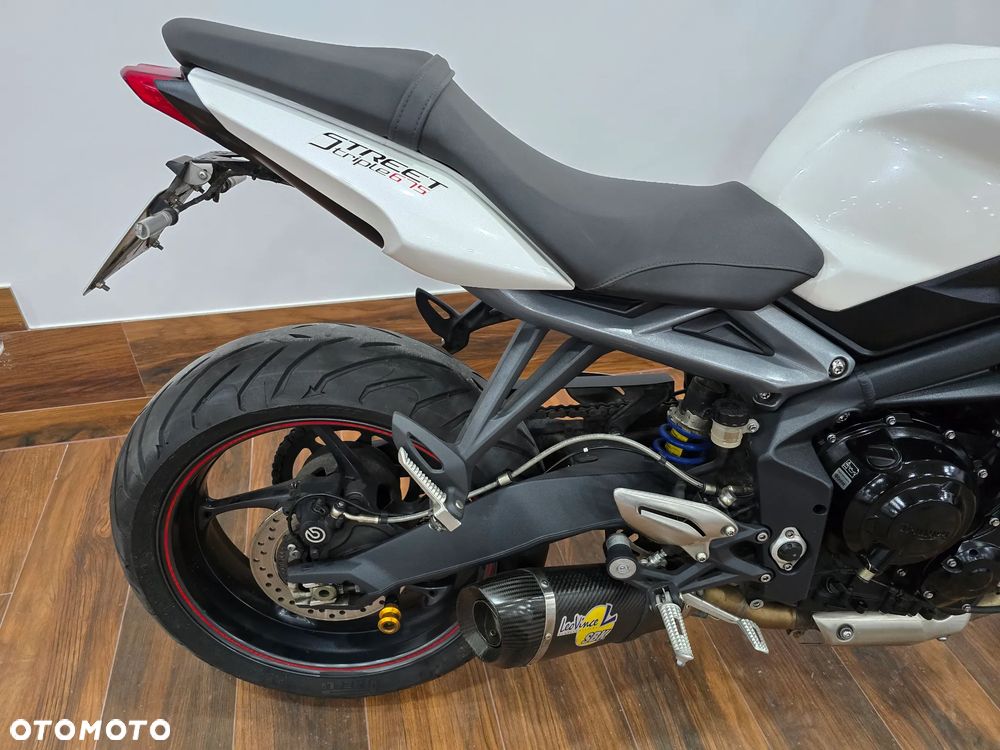 Triumph Street Triple - 25