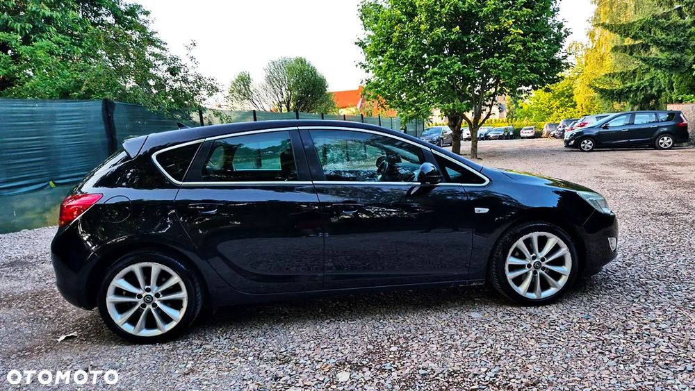 Opel Astra 1.6 Turbo Edition - 10
