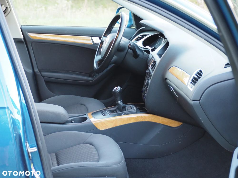 Audi A4 Avant 2.0 TDI DPF Ambiente - 5