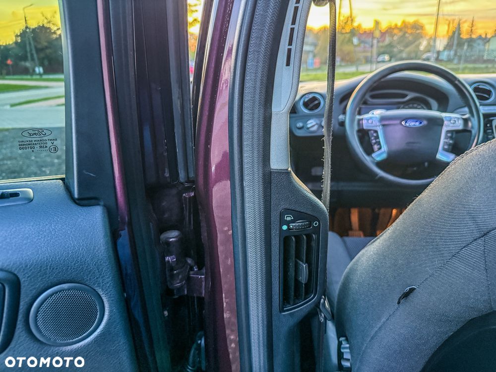 Ford S-Max - 14