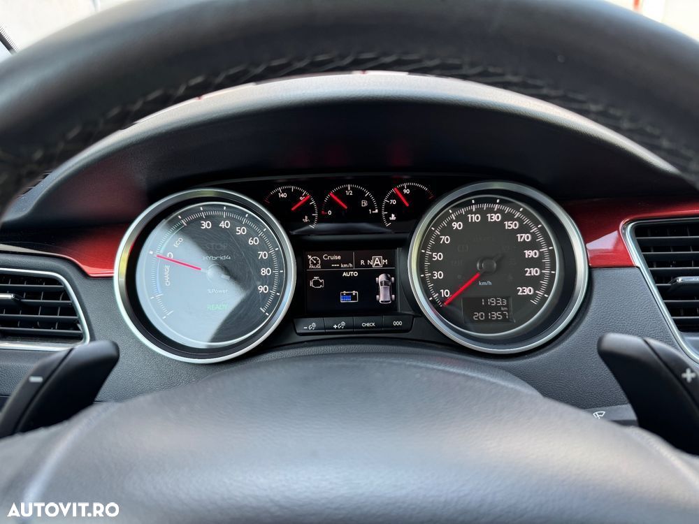 Peugeot 508 Hybrid4 - 14