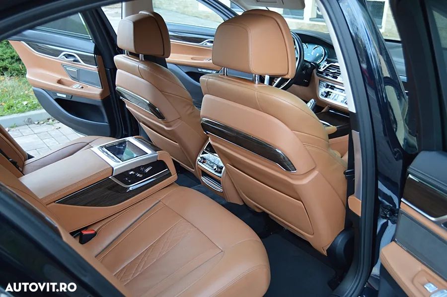 BMW Seria 7 740d xDrive - 28