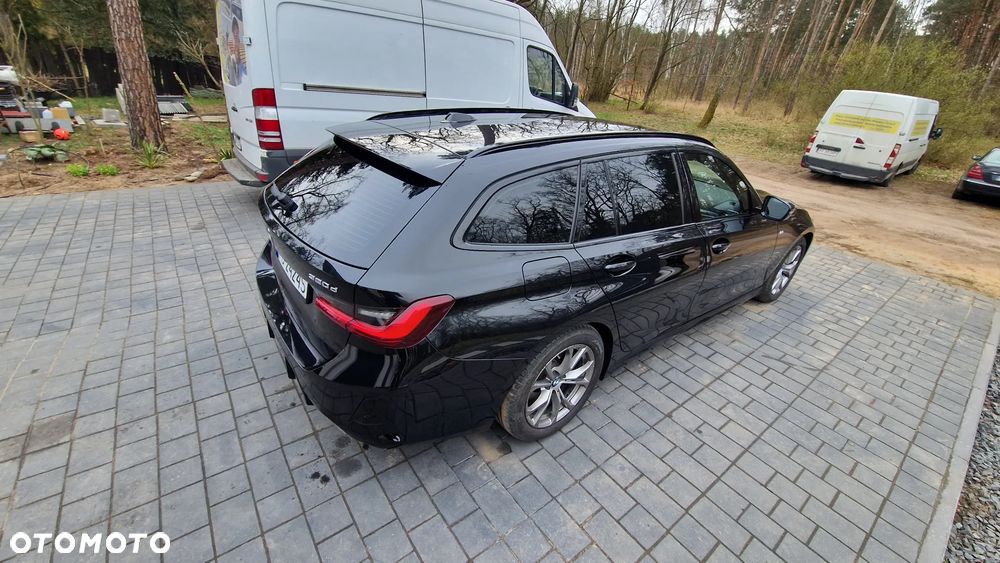 BMW Seria 3 320d Edition M Sport Shadow - 16