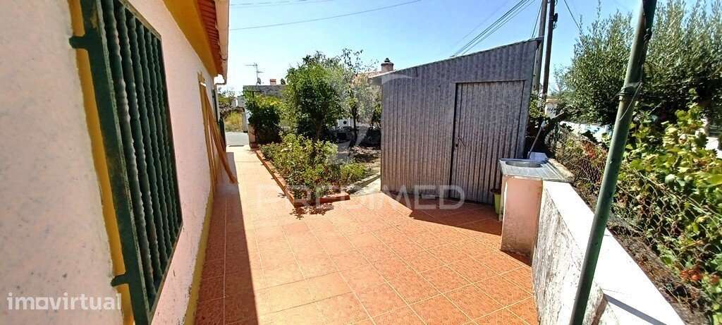 Moradia com quintal - Grande imagem: 2/14