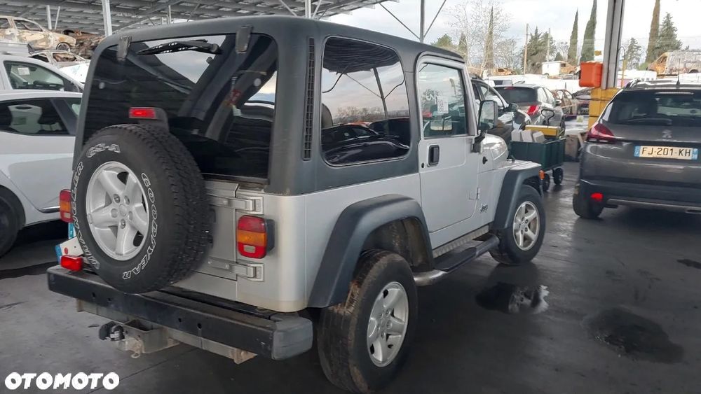 Jeep Wrangler - 4