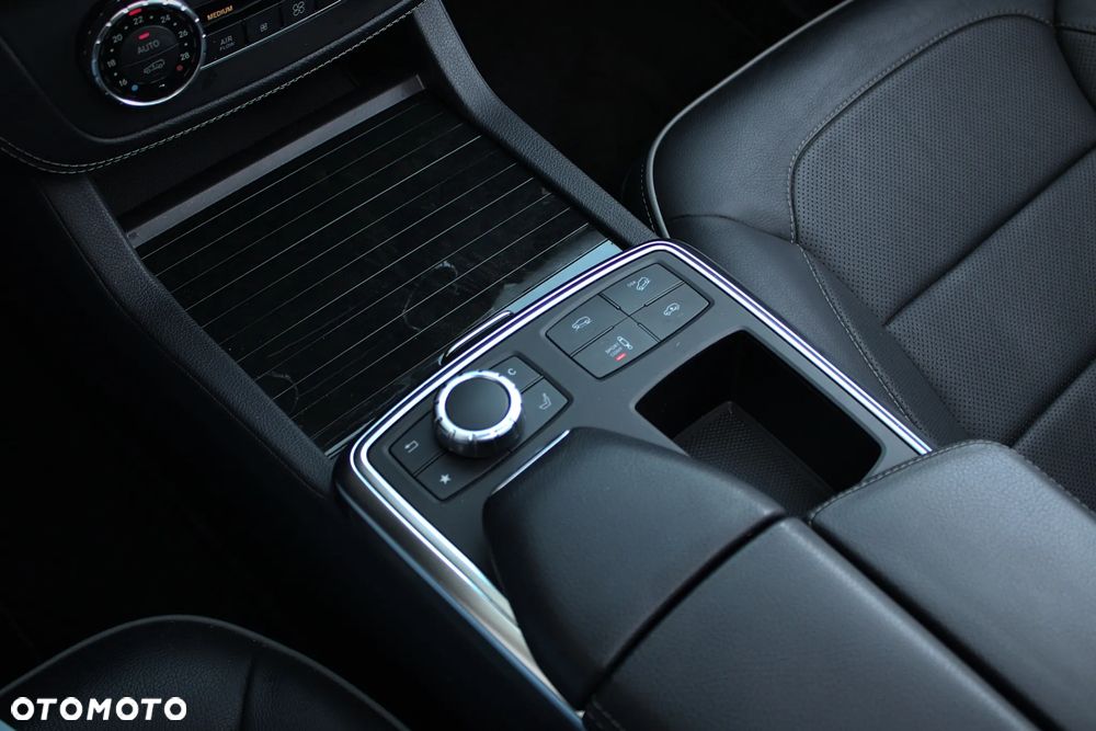 Mercedes-Benz GL 500 4-Matic - 28