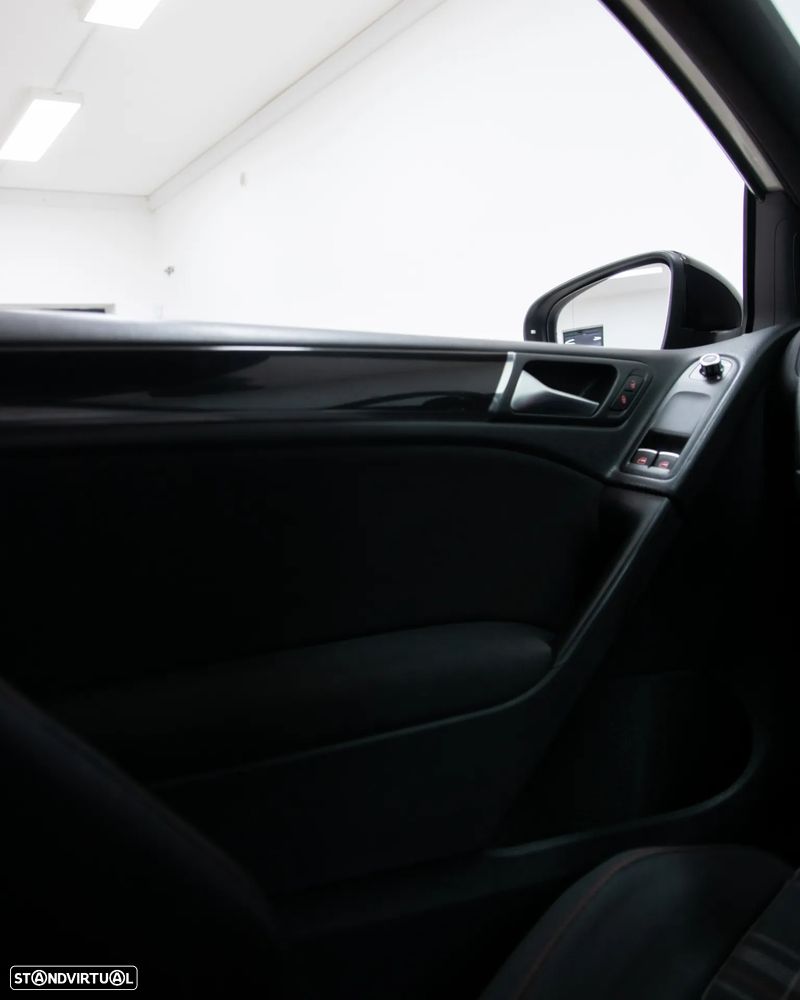 VW Golf 2.0 TSi GTI DSG - 53