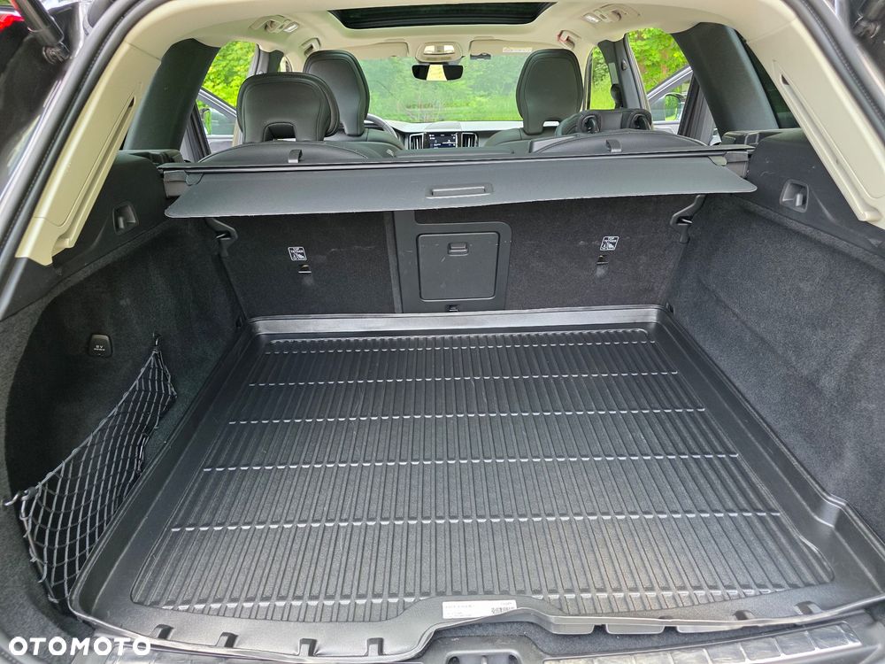 Volvo XC 60 B4 B Plus Bright - 14