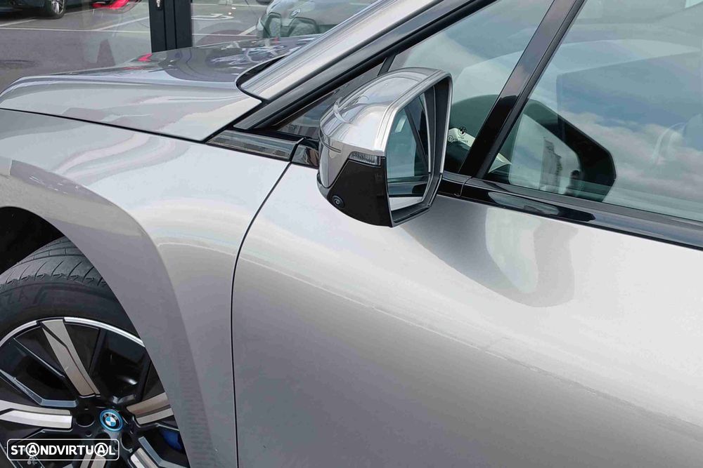 BMW iX xDrive 40 Pack Desportivo - 12