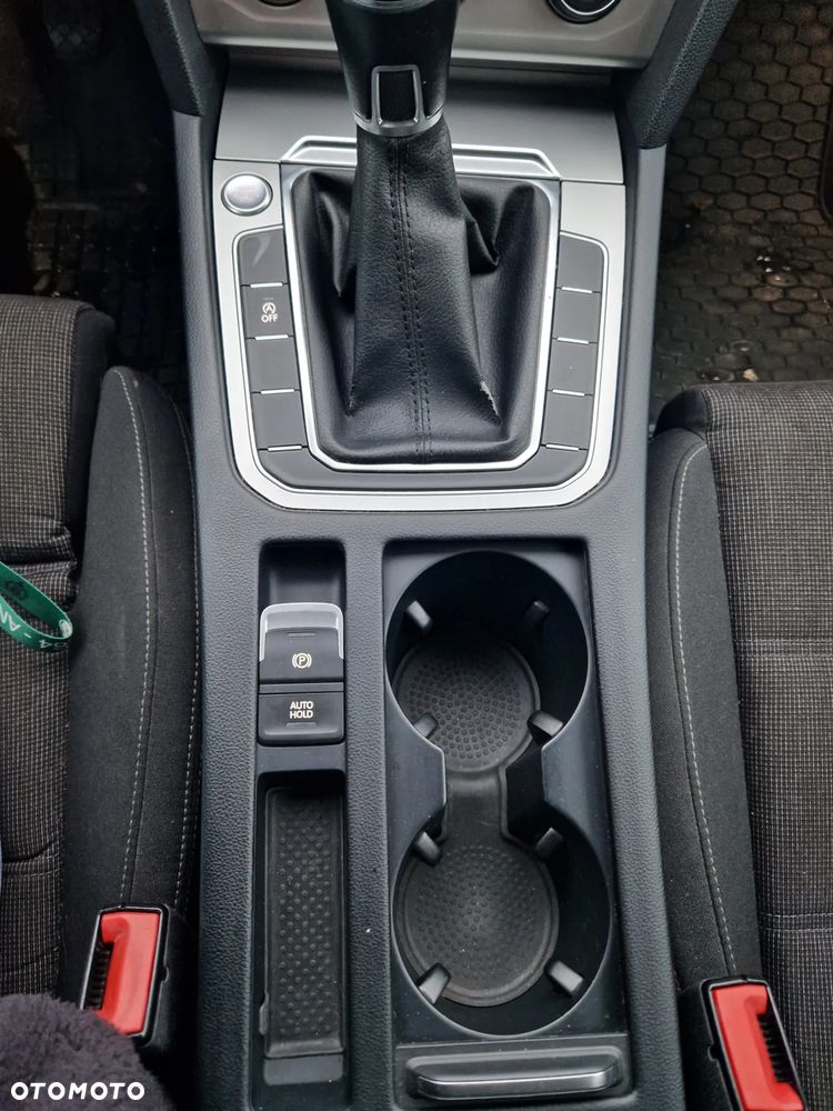 Volkswagen Passat 1.4 TSI BMT ACT Trendline - 11