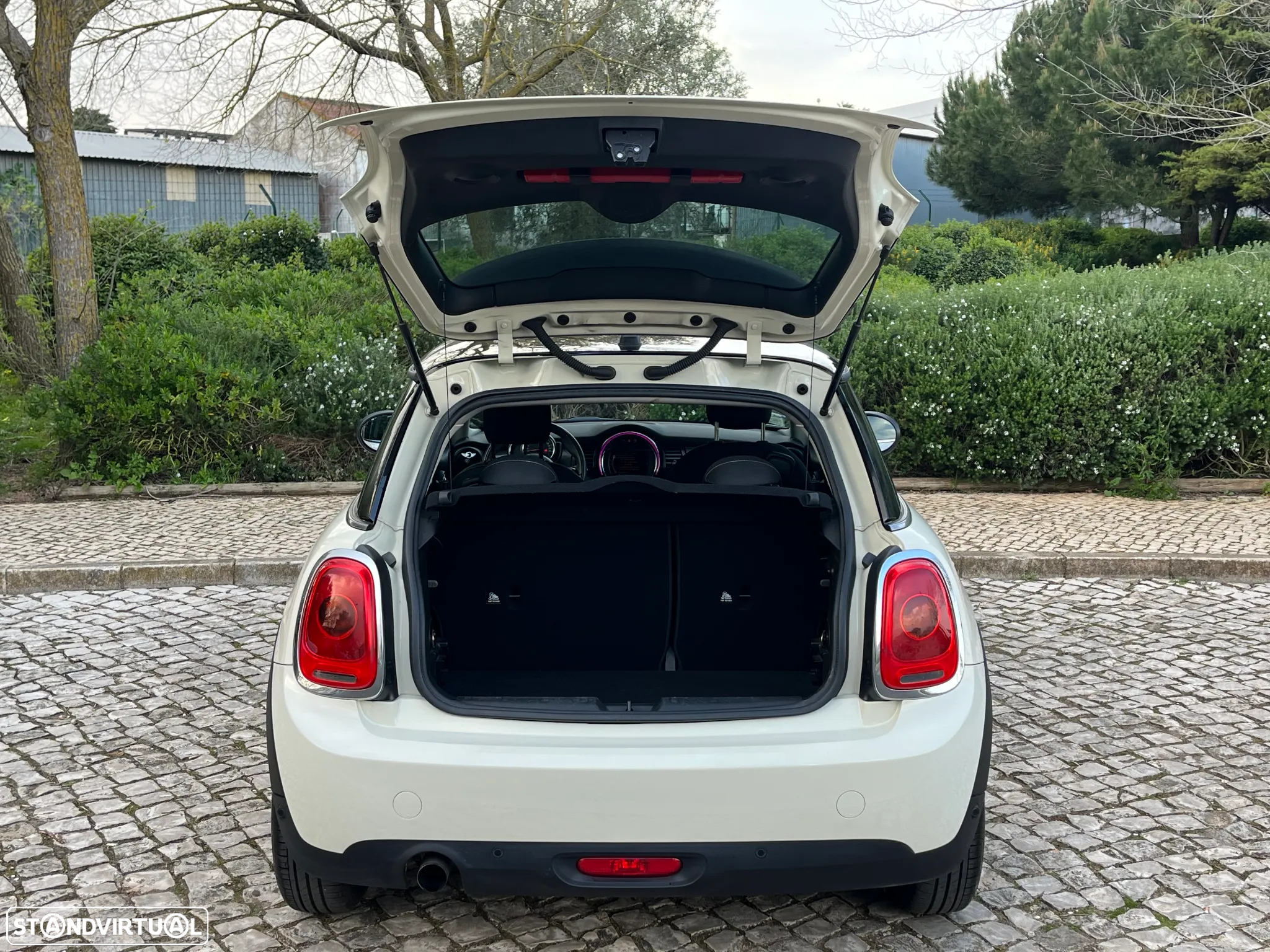 MINI 3 Portas One - 14