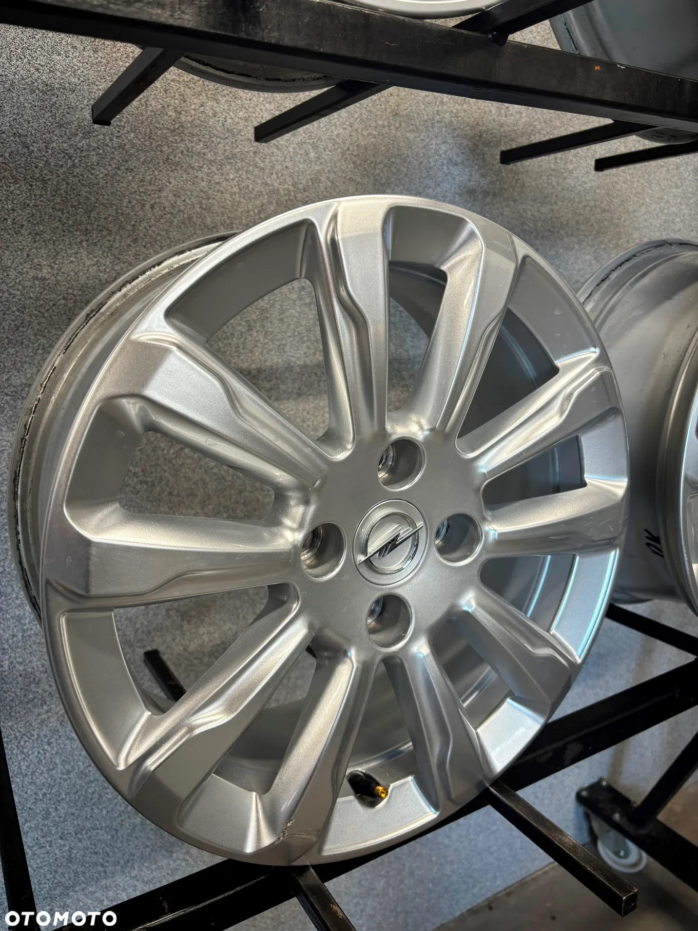 4 FELGI ALU. OPEL MOKKA B, CORSA F, PEUGEOT 208,C3,DS3 16'' 6,5J ET32 GM: OP00126 K4, 9835097280 - 9