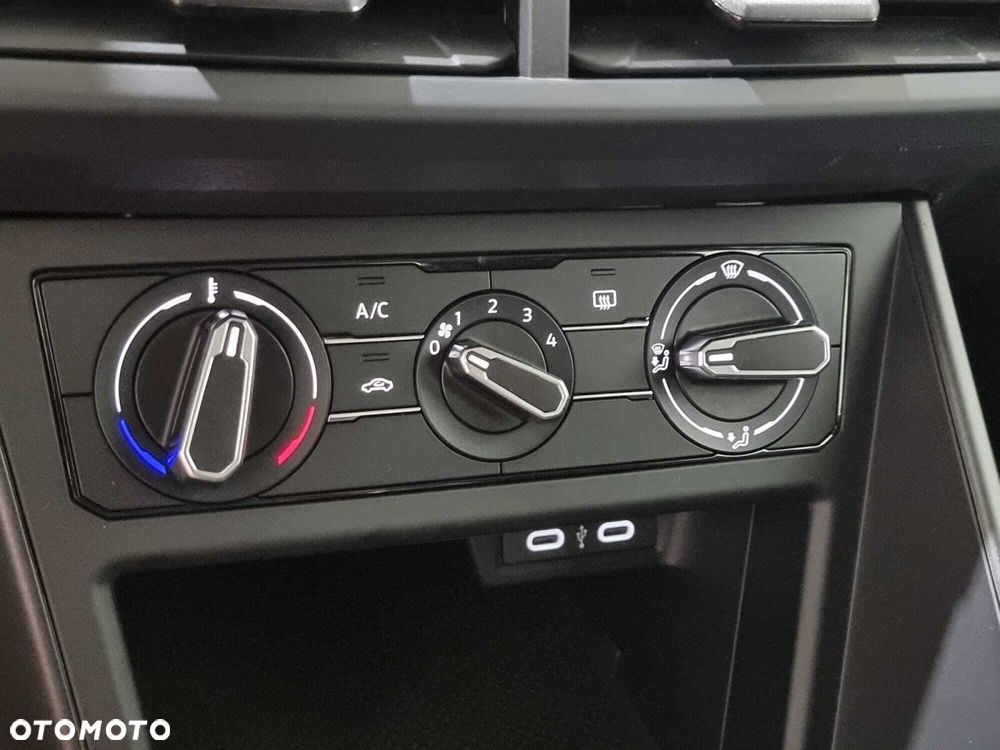 Volkswagen Polo - 26