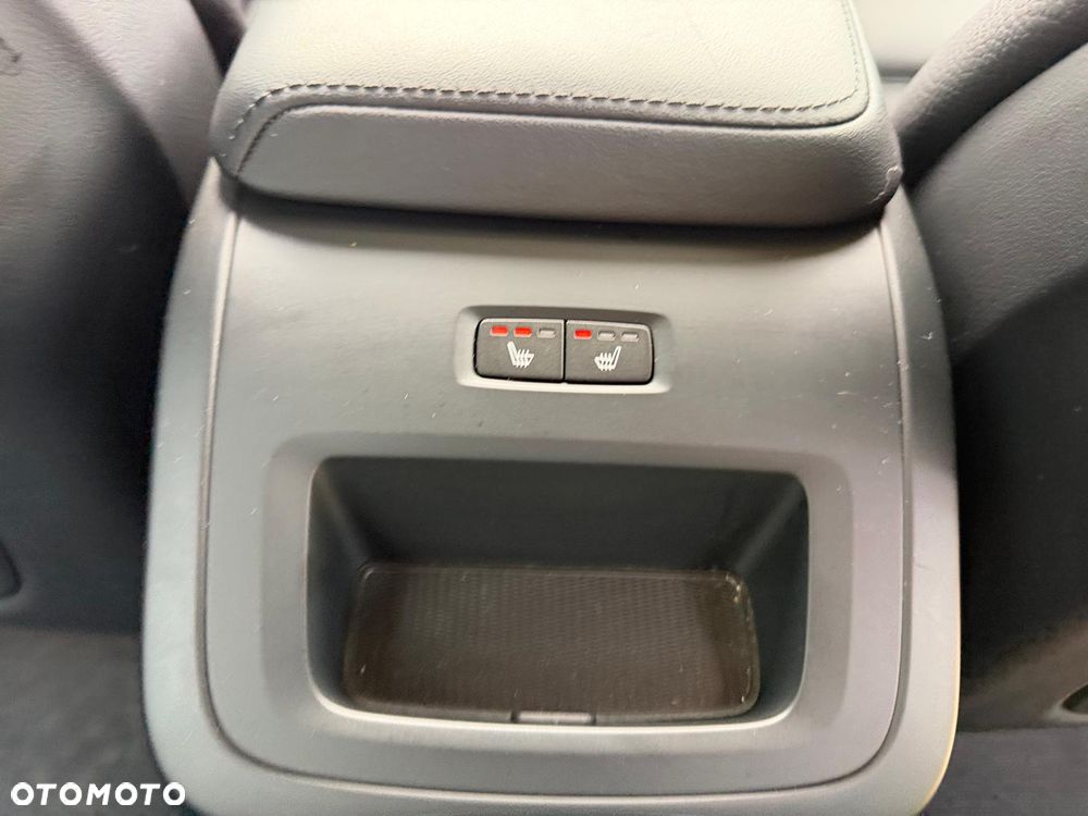 Volvo V60 Cross Country B4 D AWD Geartronic - 28