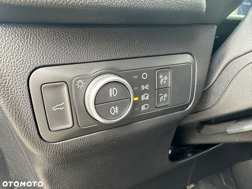 Ford Kuga - 24