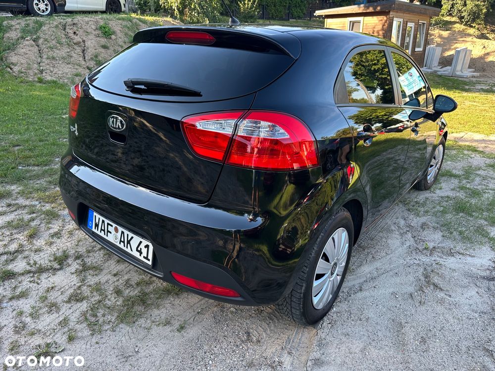 Kia Rio 1.4 Fifa World Cup Edition - 9