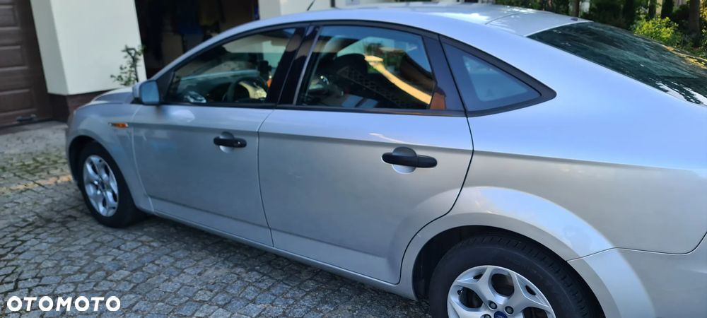 Ford Mondeo 1.8 TDCi Ambiente - 27