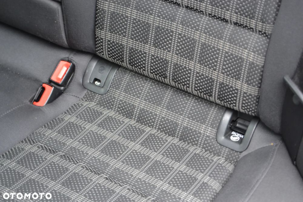 Audi A4 Avant - 25