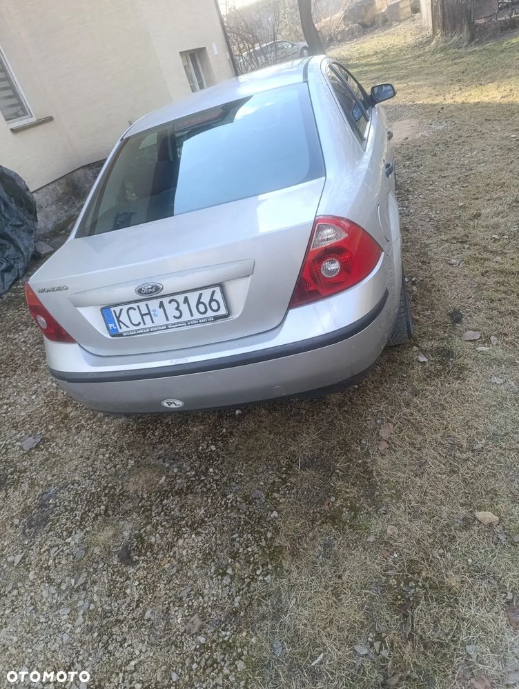 Ford Mondeo 1.8 Ambiente - 4