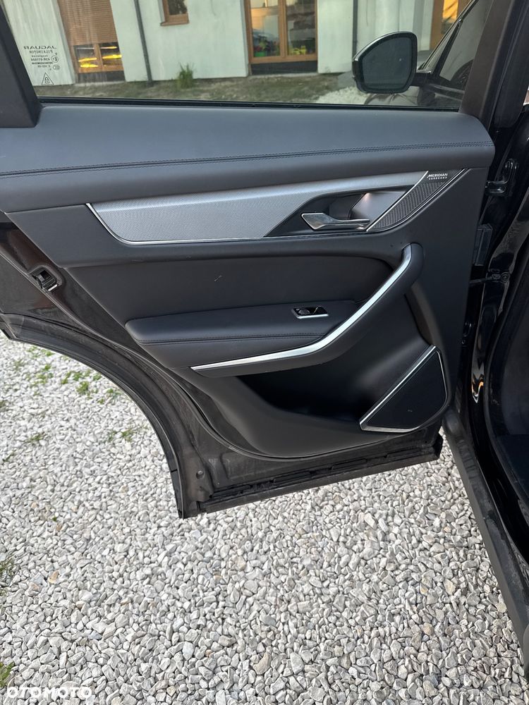 Jaguar F-Pace P550 AWD SVR - 19