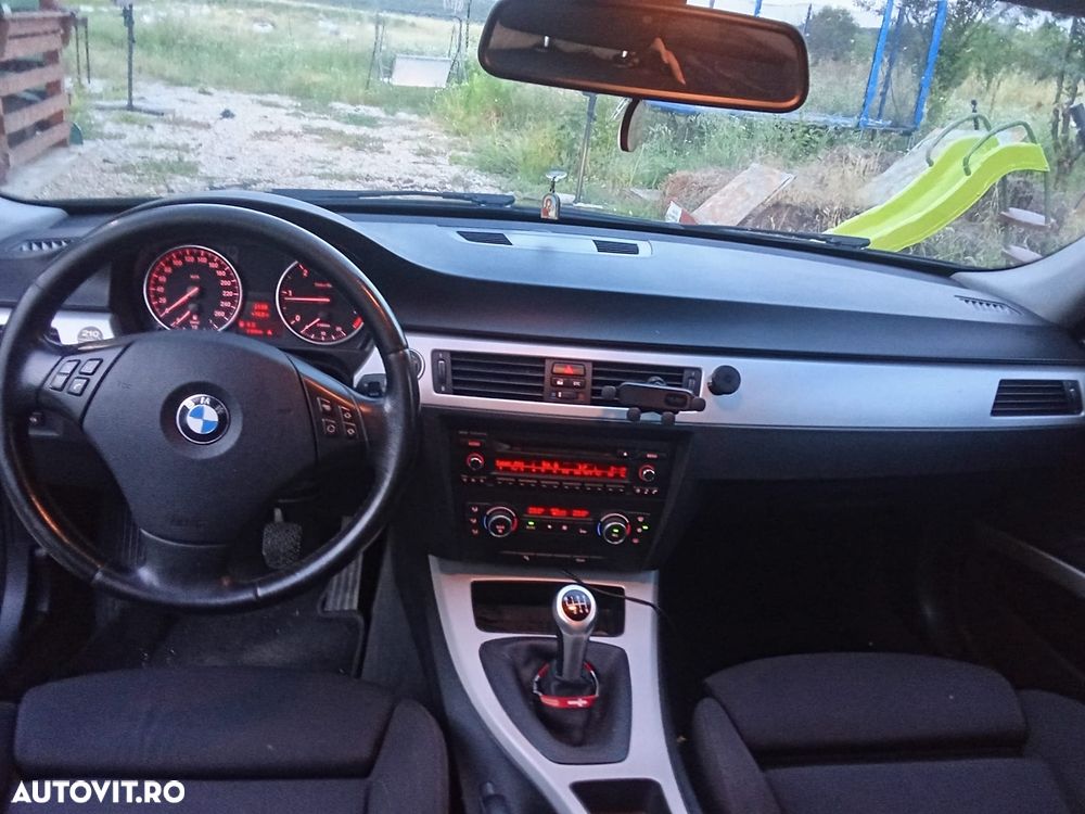 BMW Seria 3 320d - 8