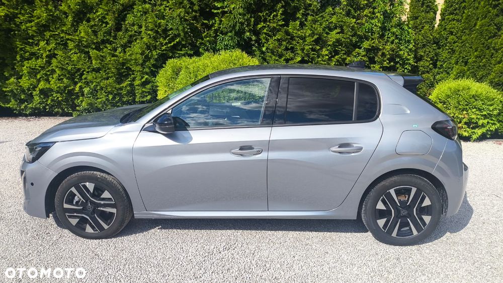 Peugeot 208 - 5