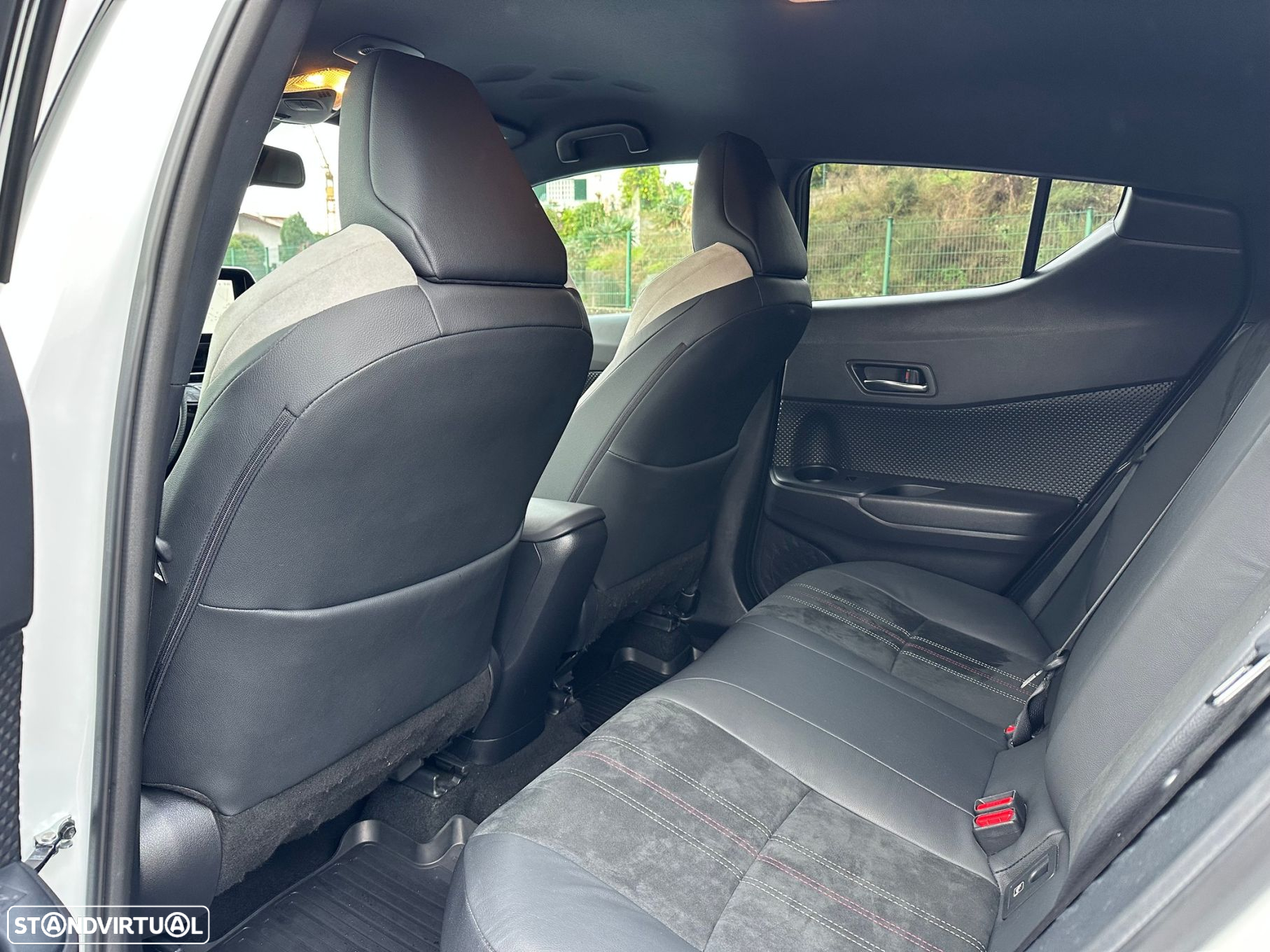 Toyota C-HR 2.0 Hybrid GR Sport - 14
