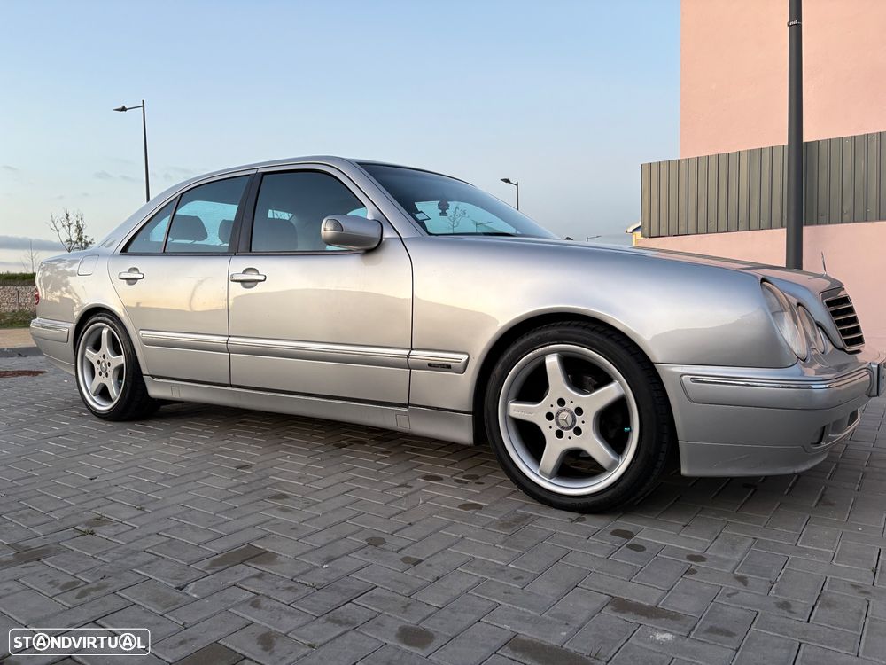 Mercedes-Benz E 240 Classic - 9