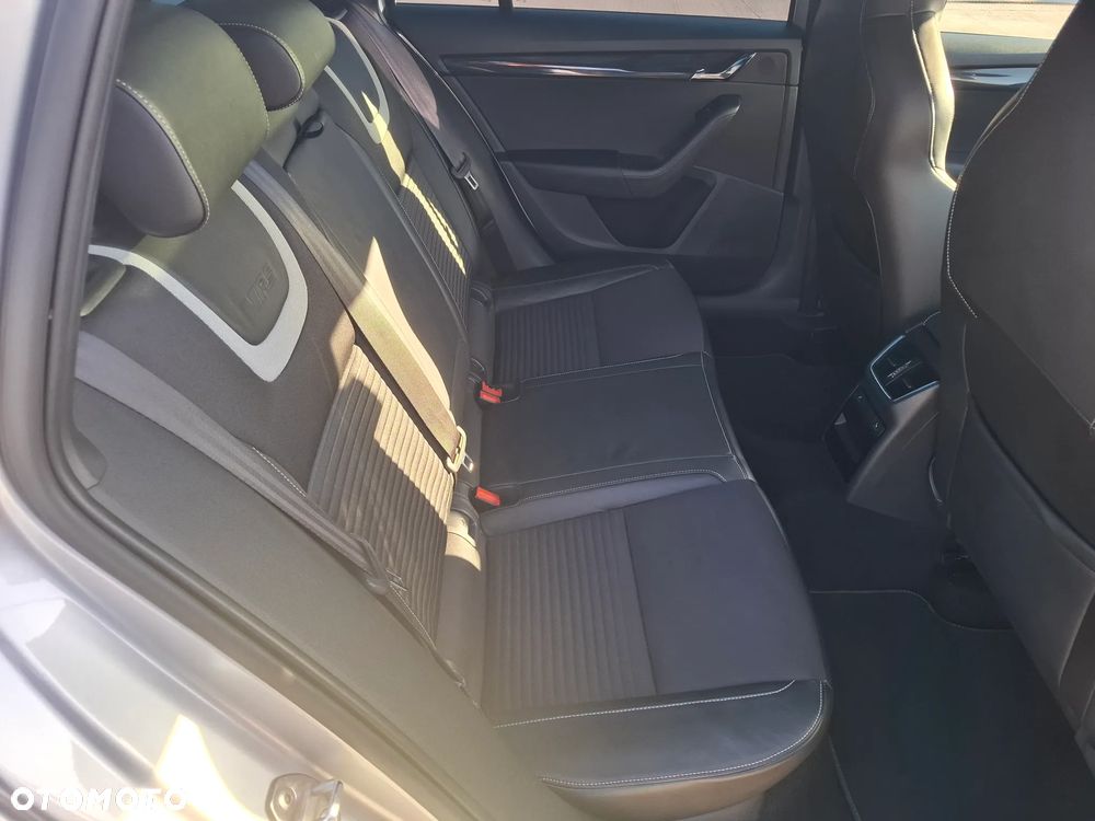 Skoda Octavia 2.0 TSI RS - 12