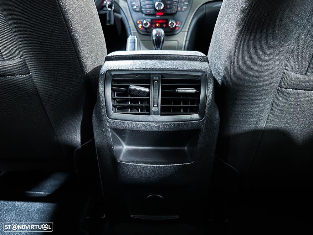 Opel Insignia - 26