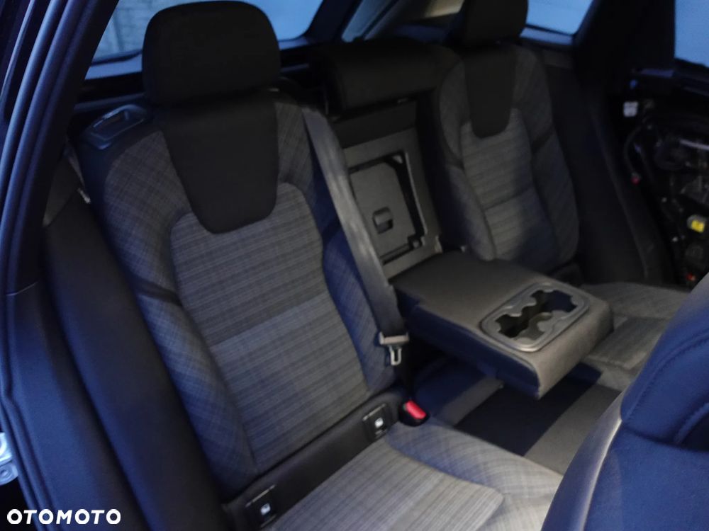 Volvo XC 60 D5 AWD Momentum - 4