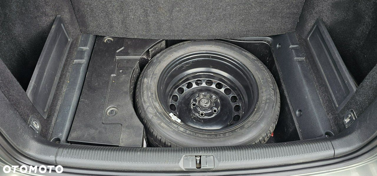 Volkswagen Passat - 28
