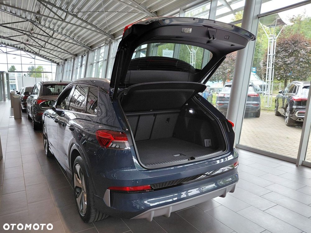 Audi Q4 e-tron - 5