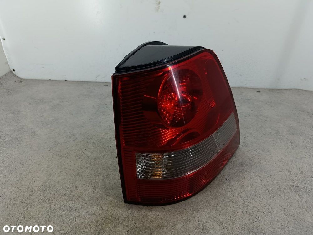LAMPA TYLNA LEWA KIA SORENTO I - 7