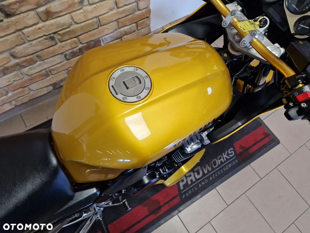 Yamaha FZS - 26
