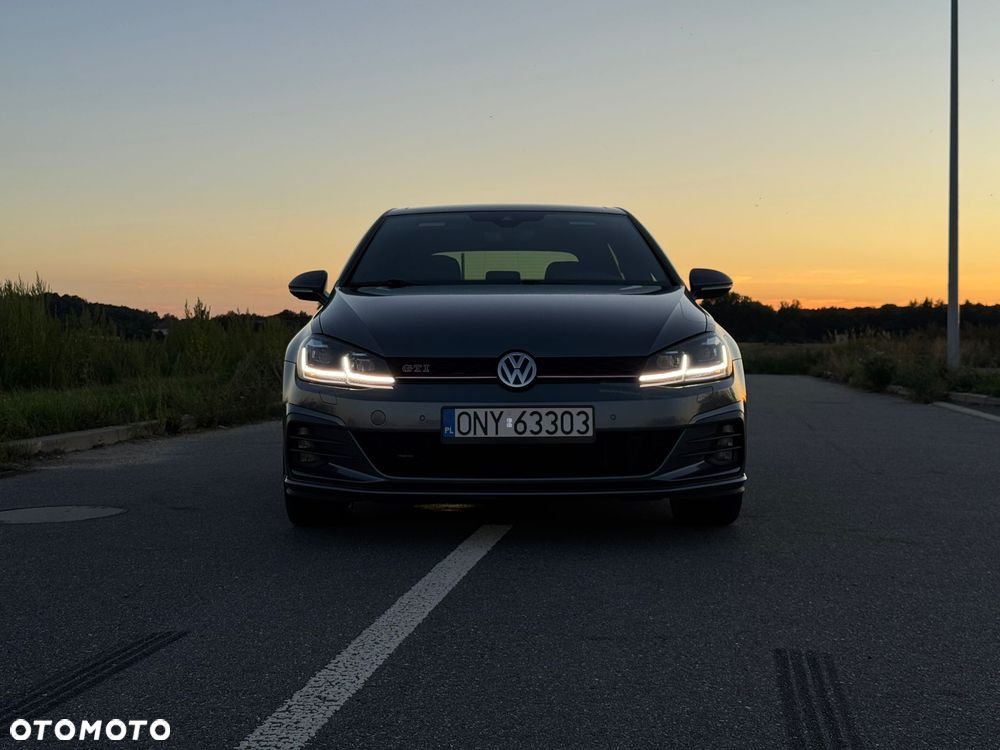Volkswagen Golf - 12