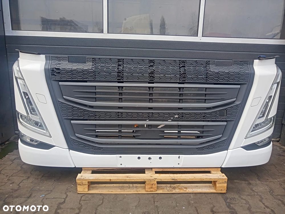 VOLVO FH5 PRZÓD LAMPY BELKA ZDERZAKA / NOWY MODEL - 1