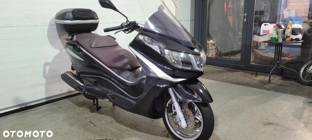Piaggio X10 - 13