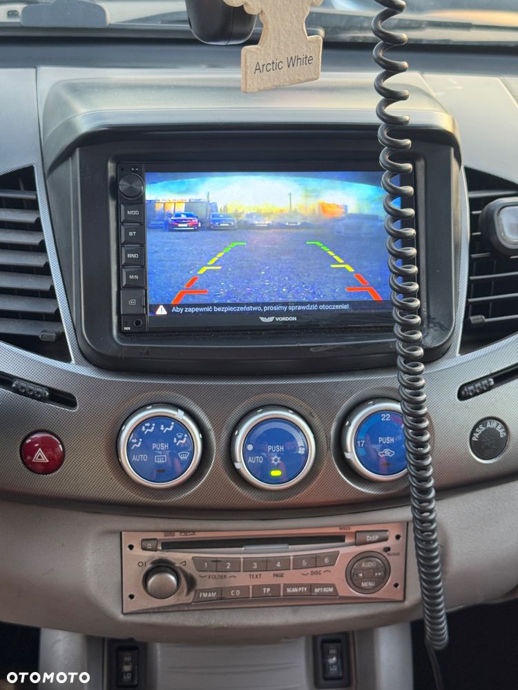 Mitsubishi L200 2.5 DID Summer Edition Sport - 8