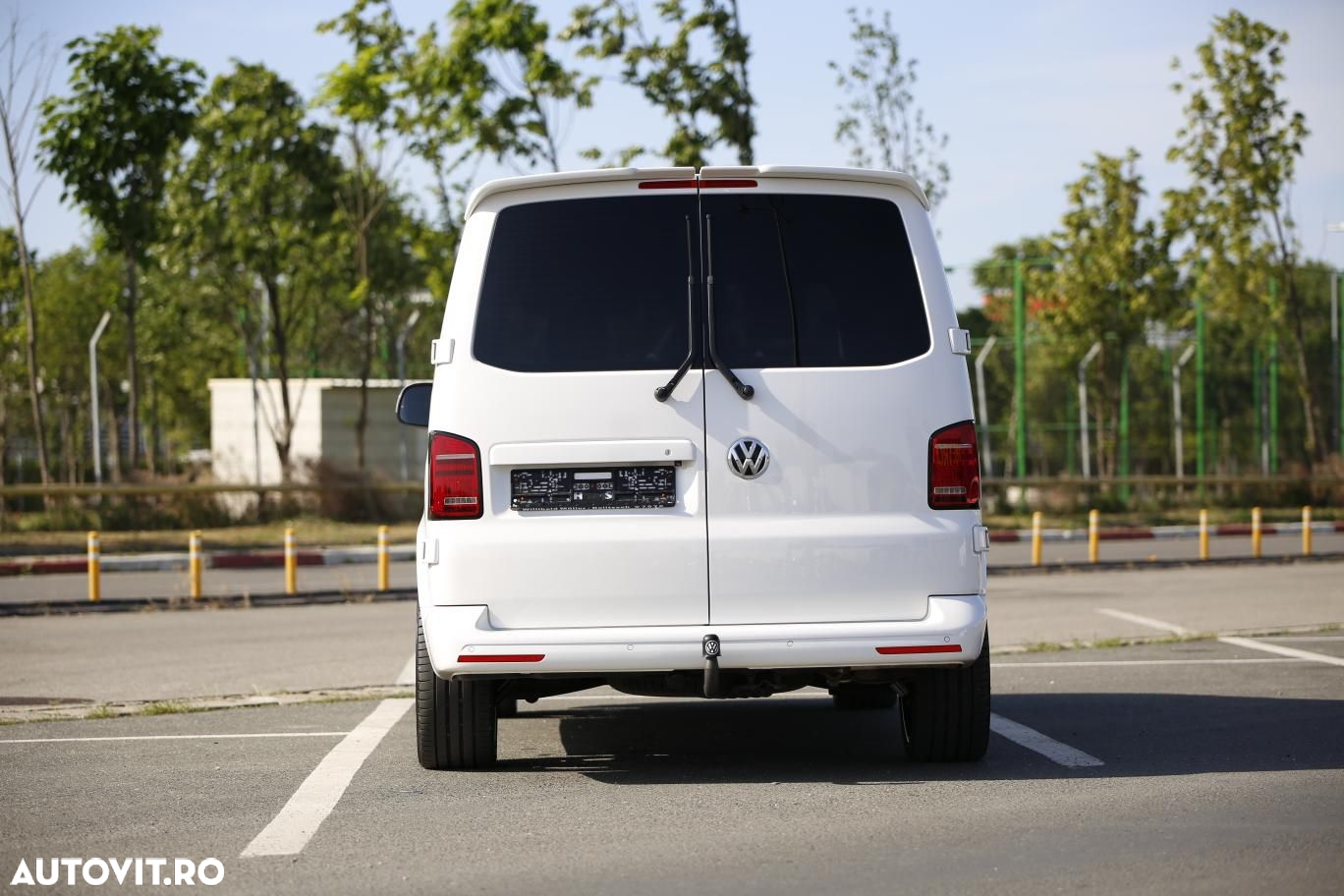 Volkswagen Caravelle - 7