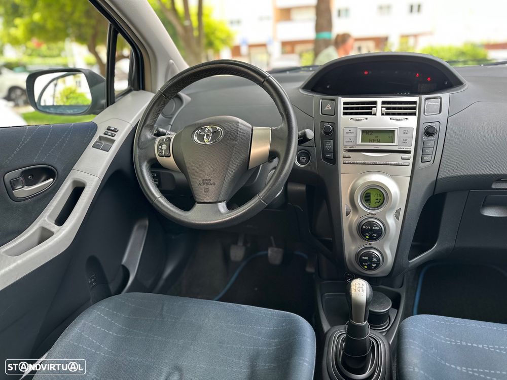 Toyota Yaris 1.0 VVT-i Sol AC+VSC - 21