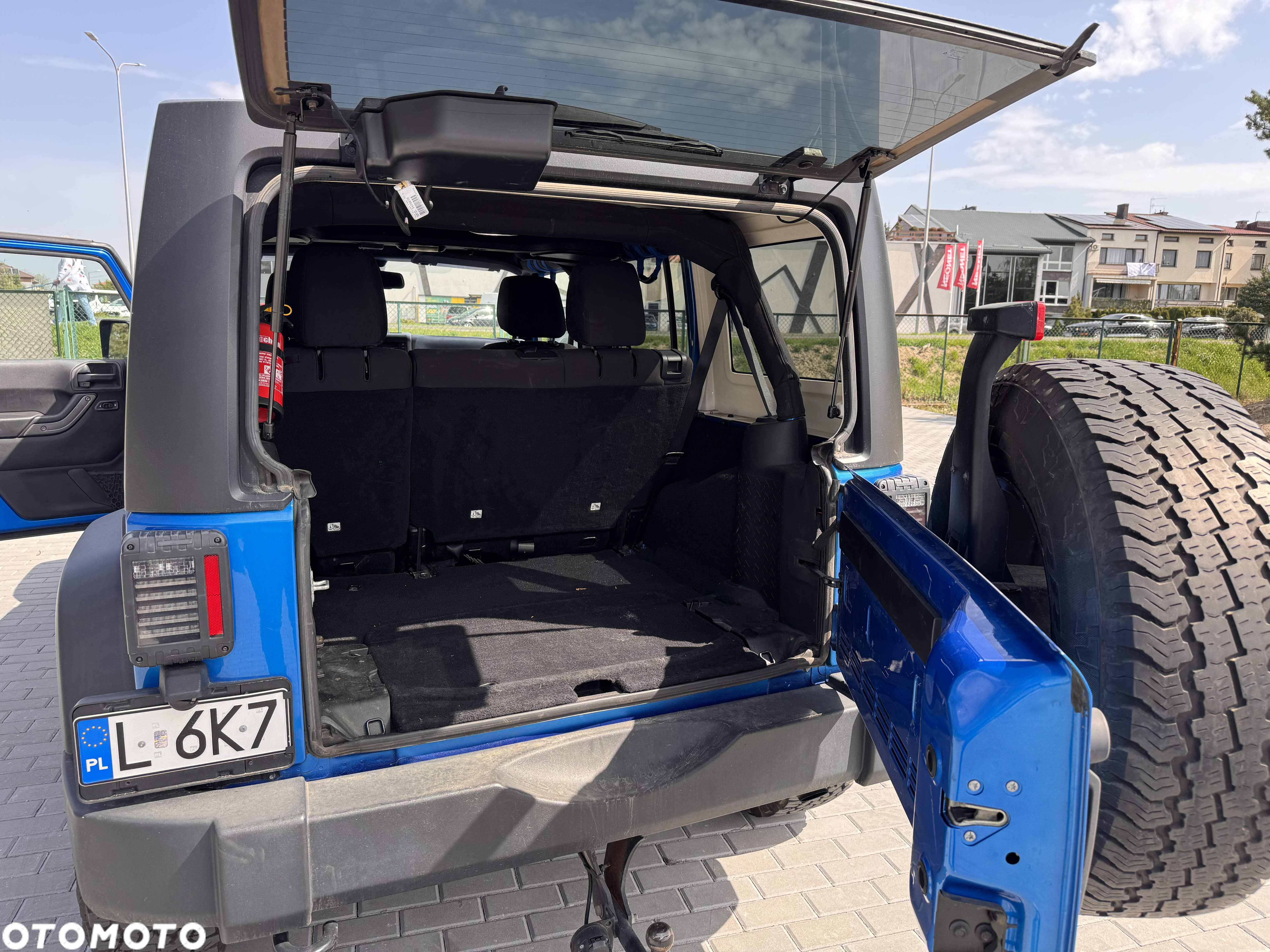 Jeep Wrangler - 12