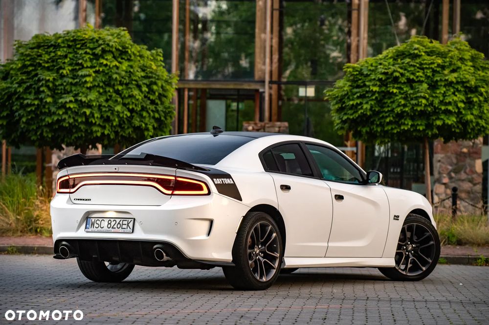 Dodge Charger 5.7 R/T Daytona - 10